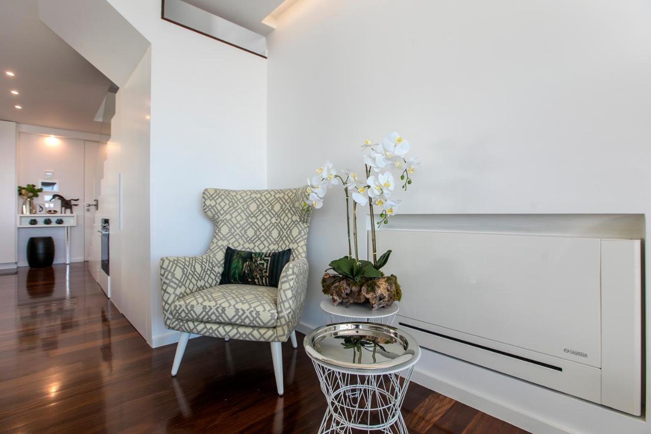 Lovelystay - Luxury 2Br Duplex Apartment In Foz Porto Buitenkant foto