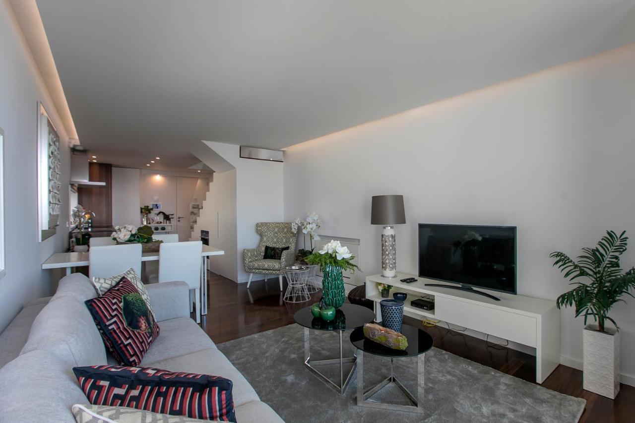 Lovelystay - Luxury 2Br Duplex Apartment In Foz Porto Buitenkant foto